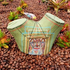 Cabeça com Pássaro Verde - 40 x 16 x 31 cm